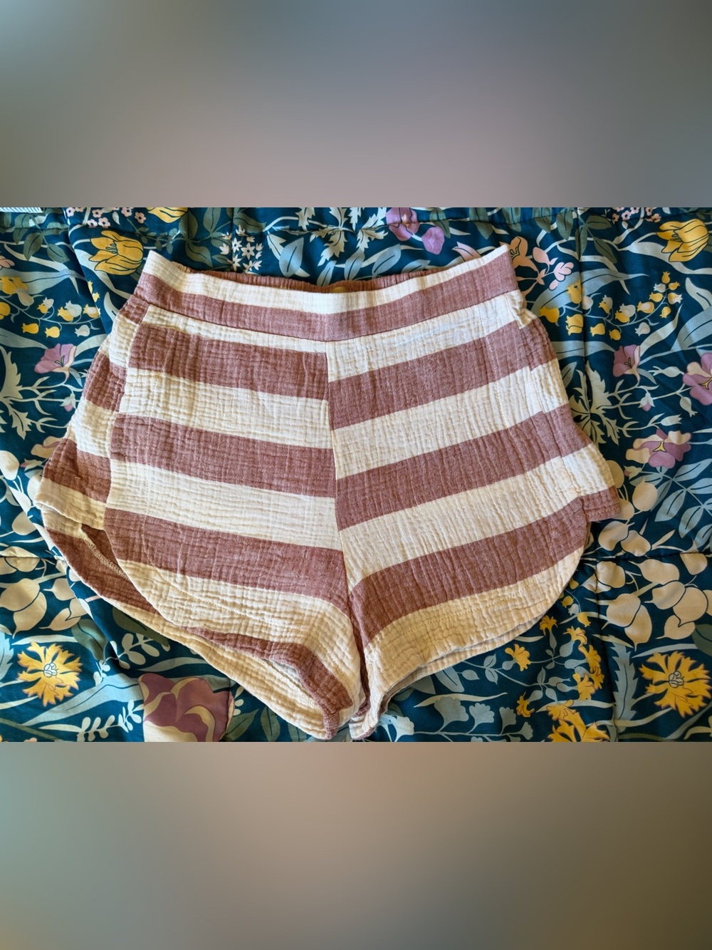 Women’s TNS Striped Mauve and Cream Gauze Shorts- size S